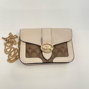 Coach GEORGIE CROSSBODY IN SIGNATURE CANVAS